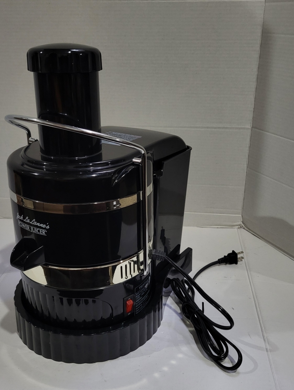 Jack LaLanne Power Juicer by Tristar CL-003AP Black W/Pulp Container See Picture